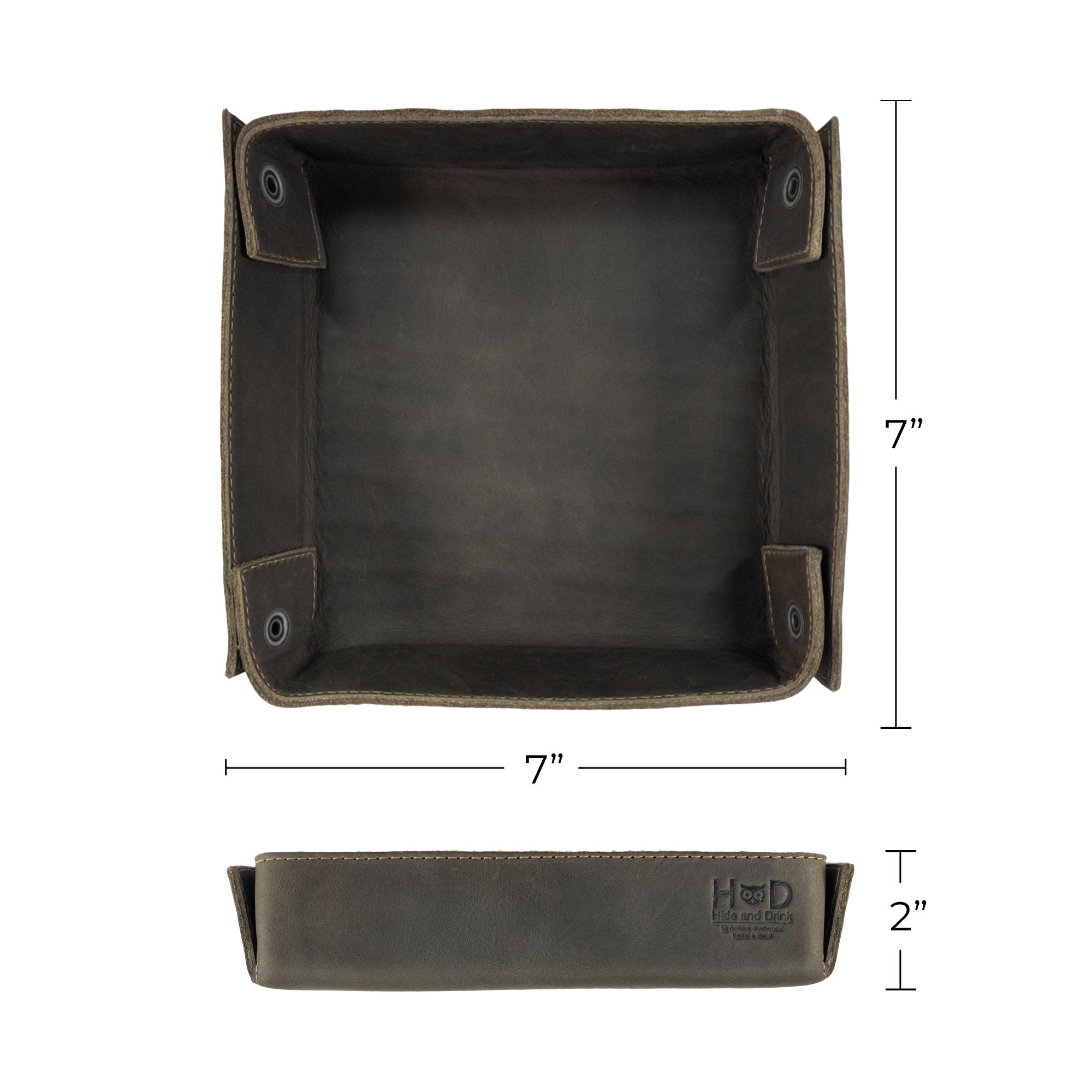 Hide & Drink Jumbo Tray, a timeless catchall crafted from high-quality full grain leather for organizing everyday essentials like keys and jewelry. This artisan product highlights skilled craftsmanship from La Antigua Guatemala.