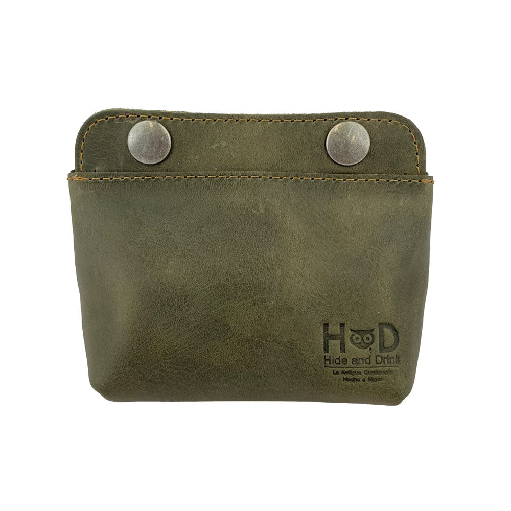 Front view of the Hide & Drink Double Snap Pouch in deep rich black leather, ideal for cash and coins. This full grain leather pouch reflects artisan craftsmanship from La Antigua Guatemala.