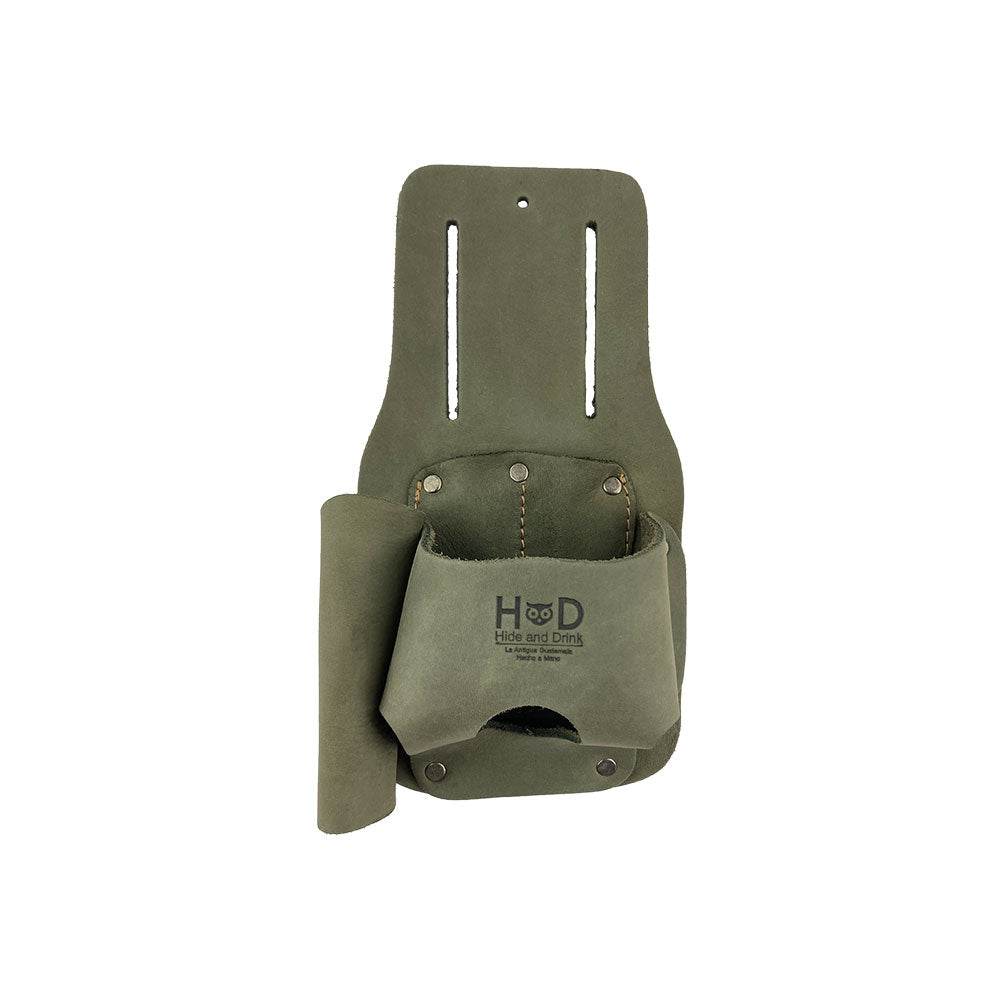 Hide & Drink Tape And Knife Holder emphasizing its robust design for tool storage. This unique Tape & Knife Holder allows you to keep everything handy. Ideal as a tool case or screwdriver holster, crafted in the heart of La Antigua Guatemala.