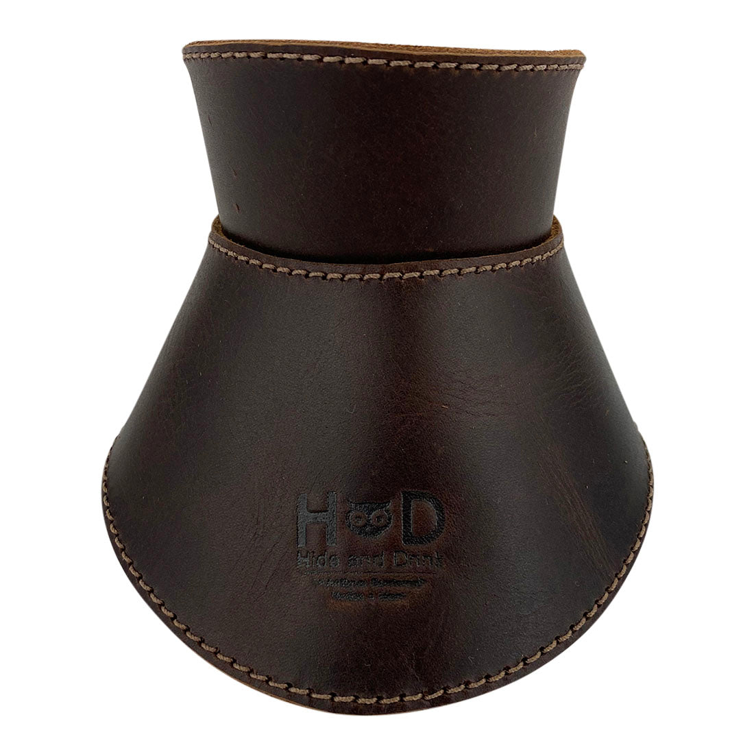Close-up of Hide & Drink Chemex Collar highlighting artisan craftsmanship in Full Grain Leather, designed for Chemex 6-Cup Glass pour over coffee. Handmade in La Antigua Guatemala & Oaxaca Mexico through small batch production.