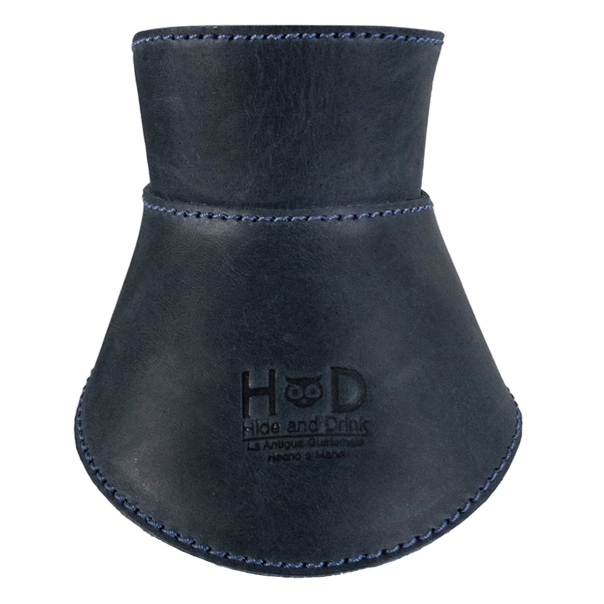 Hide & Drink Chemex Collar in navy leather displayed flat, highlighting its sleek design and quality craftsmanship. Perfectly compatible with Chemex 6-Cup Glass for pour over coffee, artisan-crafted in La Antigua Guatemala & Oaxaca Mexico.