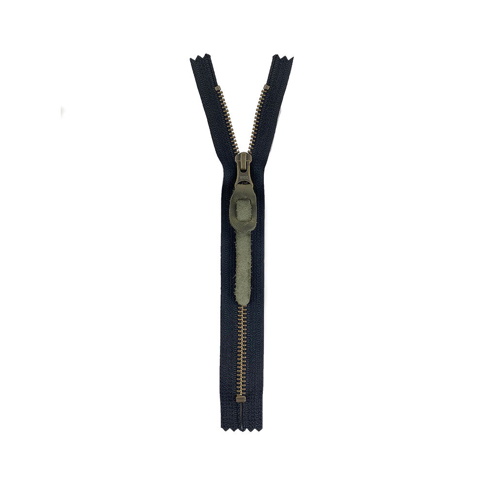 Stylish Rustic Zipper Pull Replacement by Hide & Drink, showcasing premium full grain leather. Included in a 6 pack, this pull is perfect for personalizing backpacks, jackets, wallets, luggage, and bags. Each piece is hand cut and fire branded, emphasizing artisan craftsmanship from La Antigua Guatemala & Oaxaca Mexico.