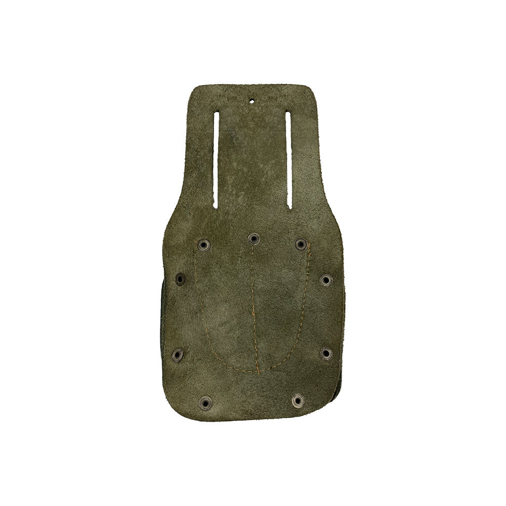 Hide & Drink Tape And Knife Holder, a practical addition to any toolkit. This versatile Tape & Knife Holder serves as both a pocket belt pouch and tool case, handmade with care in La Antigua Guatemala from durable full grain leather.