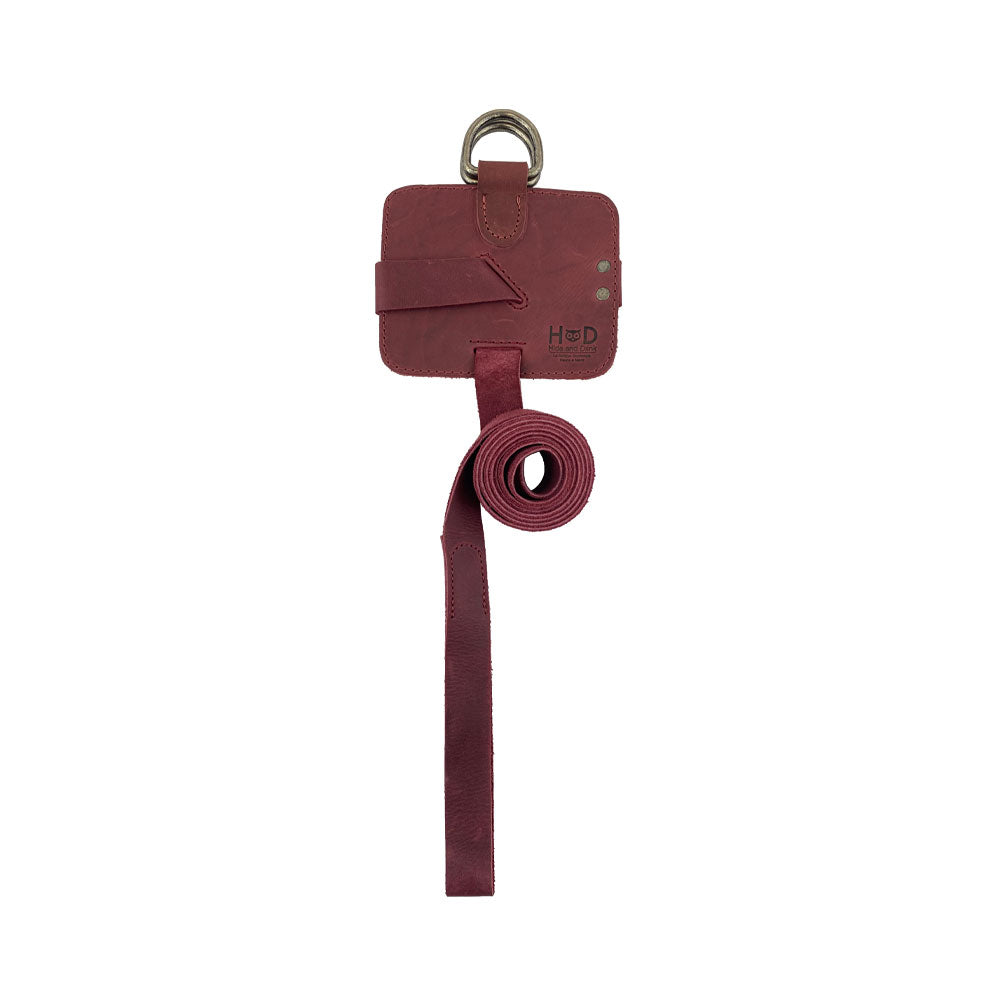 A simple overview of the Hide & Drink Book Strap Carrier, showcasing its quality and craftsmanship. Handmade from Full Grain Leather in La Antigua Guatemala, it‚Äôs ideal for book lovers wanting to carry in style.