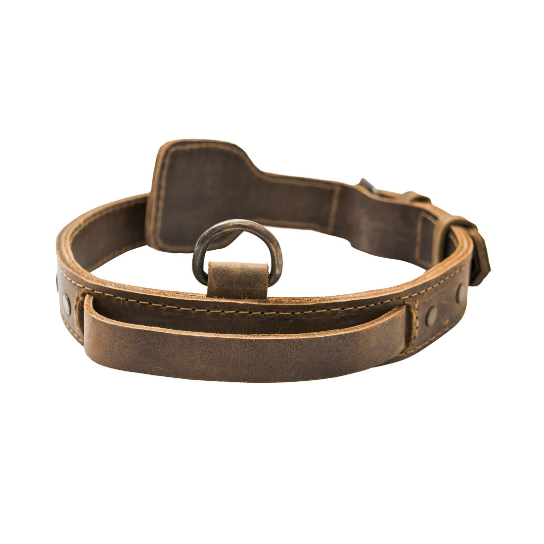 Side view of the Thick Leather Dog Collar by Hide & Drink, depicting its durable construction suitable for medium to large dogs (21 to 26 inches). Crafted from full grain leather, this collar features heavy-duty metal D-ring and reflects the quality of small batch production, hand-cut and hand-sewn in La Antigua Guatemala & Oaxaca Mexico.