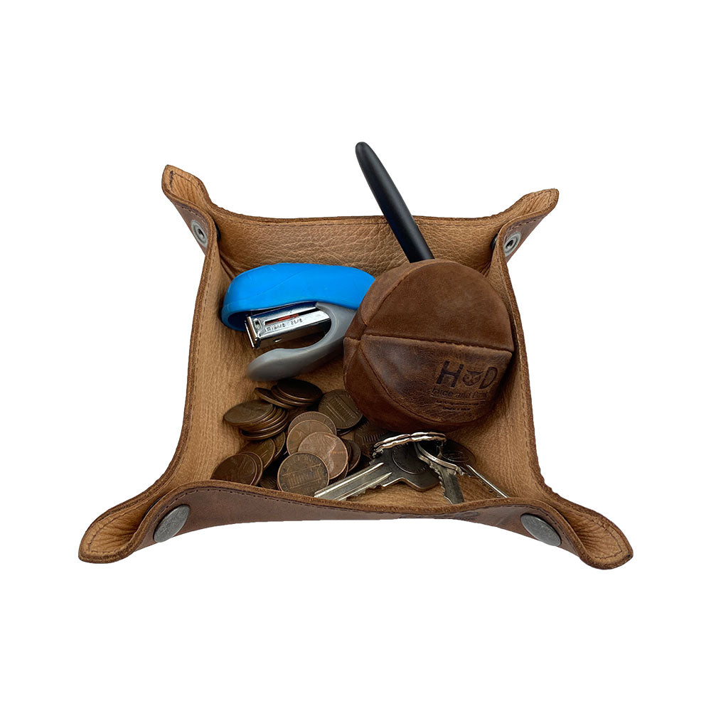 Hide & Drink Valet Tray featuring a rustic leather look, designed for durability and style. Ideal for daily use at home, handmade in La Antigua Guatemala & Oaxaca Mexico, Catchall Change Key Wallet Coin Box Tray Storage Valet, Full Grain Leather, StockyardX, Small Batch Production, Hand Cut, Hand Sewn, Fire Branded, Artisan.