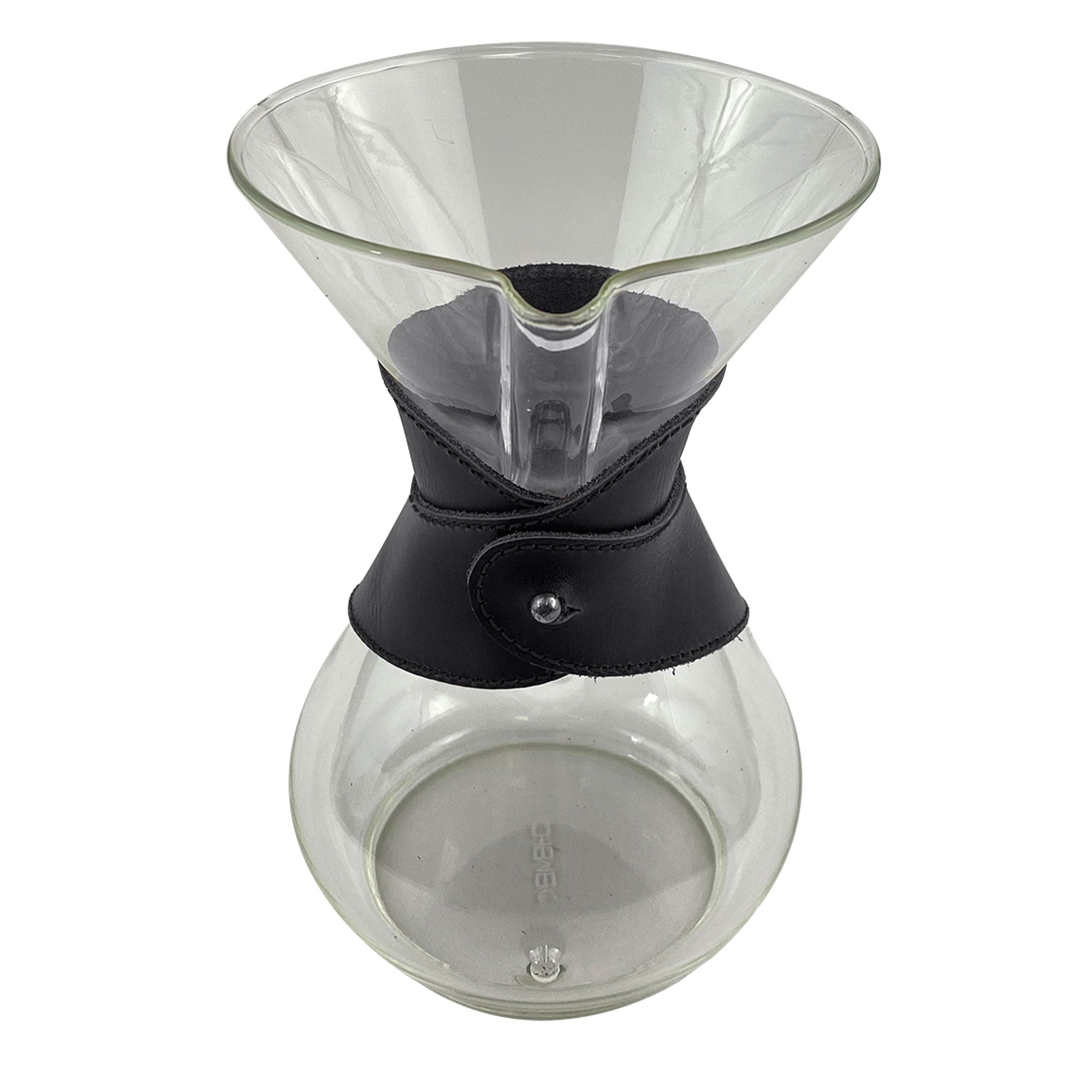 View of Hide & Drink Chemex Collar on glass coffee maker, emphasizing its Full Grain Leather composition. Ideal pour over collar compatible with Chemex 6-Cup Glass, artisan-crafted in La Antigua Guatemala & Oaxaca Mexico.