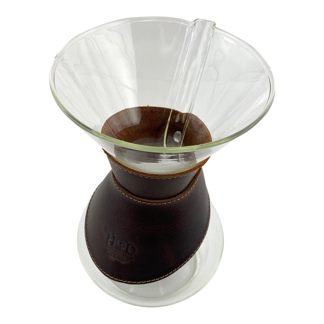 Side view of Hide & Drink Chemex Collar made of Full Grain Leather, highlighting its practical design for pour over coffee. This collar is compatible with Chemex 6-Cup Glass, handcrafted by artisans in La Antigua Guatemala & Oaxaca Mexico.