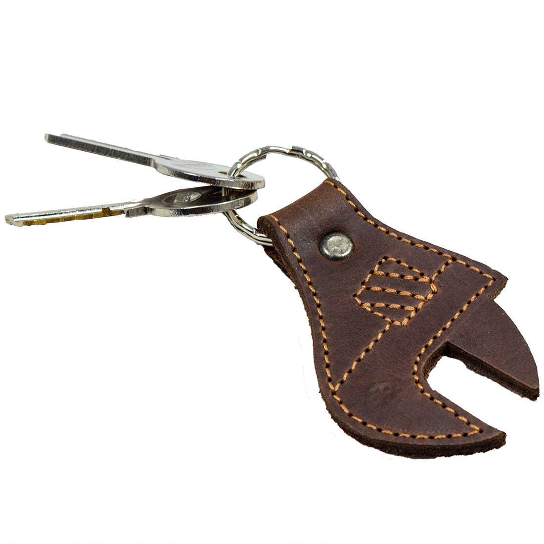 Functional Hide & Drink Wrench Keychain showcasing fine stitching and handcrafted details. The Full Grain Leather design makes this a sturdy tool accessory, ideal for mechanics or as a unique gift, handmade in La Antigua Guatemala.
