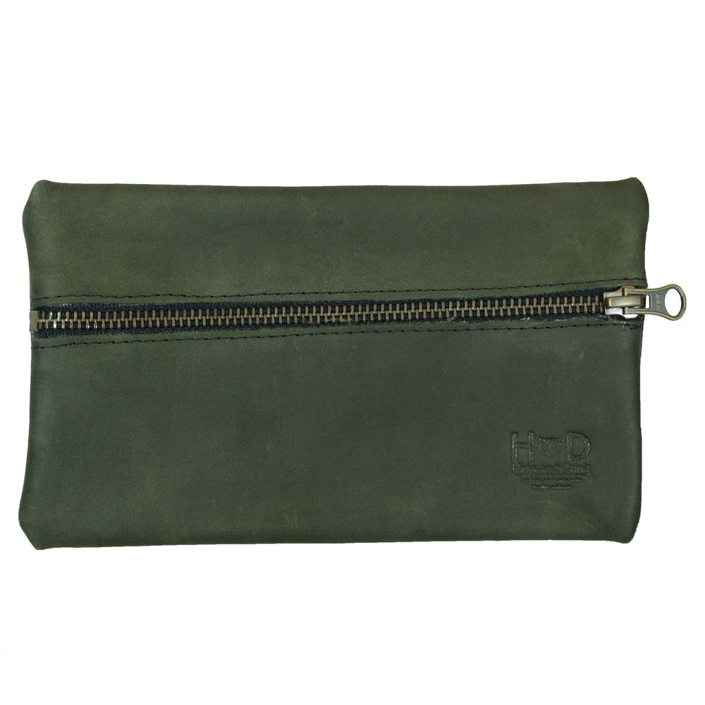 Hide & Drink Utility Cord Pouch featuring a classic look and feel, perfect for organization. This utility & charger case for MacBook, iPad & Laptop works well as a travel cable organizer, blending functionality and elegance, handcrafted in La Antigua Guatemala & Oaxaca Mexico.