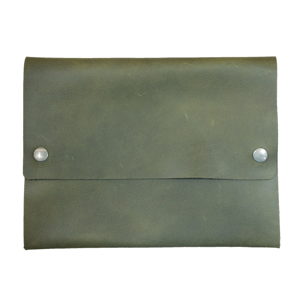 Front view of Hide & Drink's olive green Multipurpose Portfolio, showcasing its Full Grain Leather craft, ideal for storing tablets, phones, and field notes with style. Handmade in La Antigua Guatemala & Oaxaca Mexico.