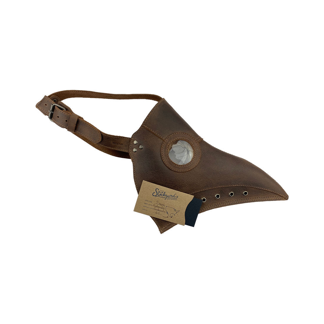 Beautiful packaging of the Plague Mask for Cosplay by Hide & Play, showcasing its quality. This artisan, adjustable mask is made of full grain leather, ideal for costumes, Halloween, and any performance, handcrafted in Guatemala.