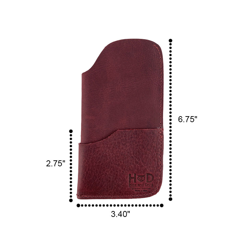 Dimensions highlighting the Hide & Drink Sunglass Case & Wallet, demonstrating its portability. This Rustic Sunglasses Case & Wallet made from Full Grain Leather is a must-have eyeglasses protector for travel, crafted in La Antigua Guatemala & Oaxaca Mexico.