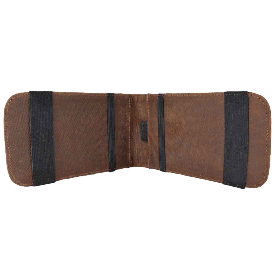 Stylish brown Golf Scorecard Holder by Hide & Drink made from full grain leather, perfect for any golfer. This durable Golf Performance Scorecard Holder is also a fantastic Yardage Book Cover and Golf Card Holder. Artisan crafted in La Antigua Guatemala, it reflects small batch production and hand sewn quality.